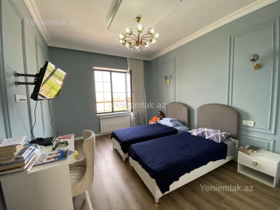 Satılır 5 otaqlı həyət evi 270 m²