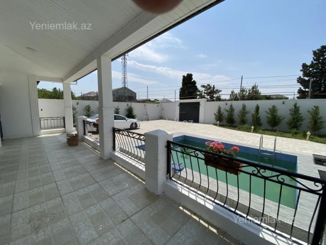 Satılır 5 otaqlı həyət evi 270 m²