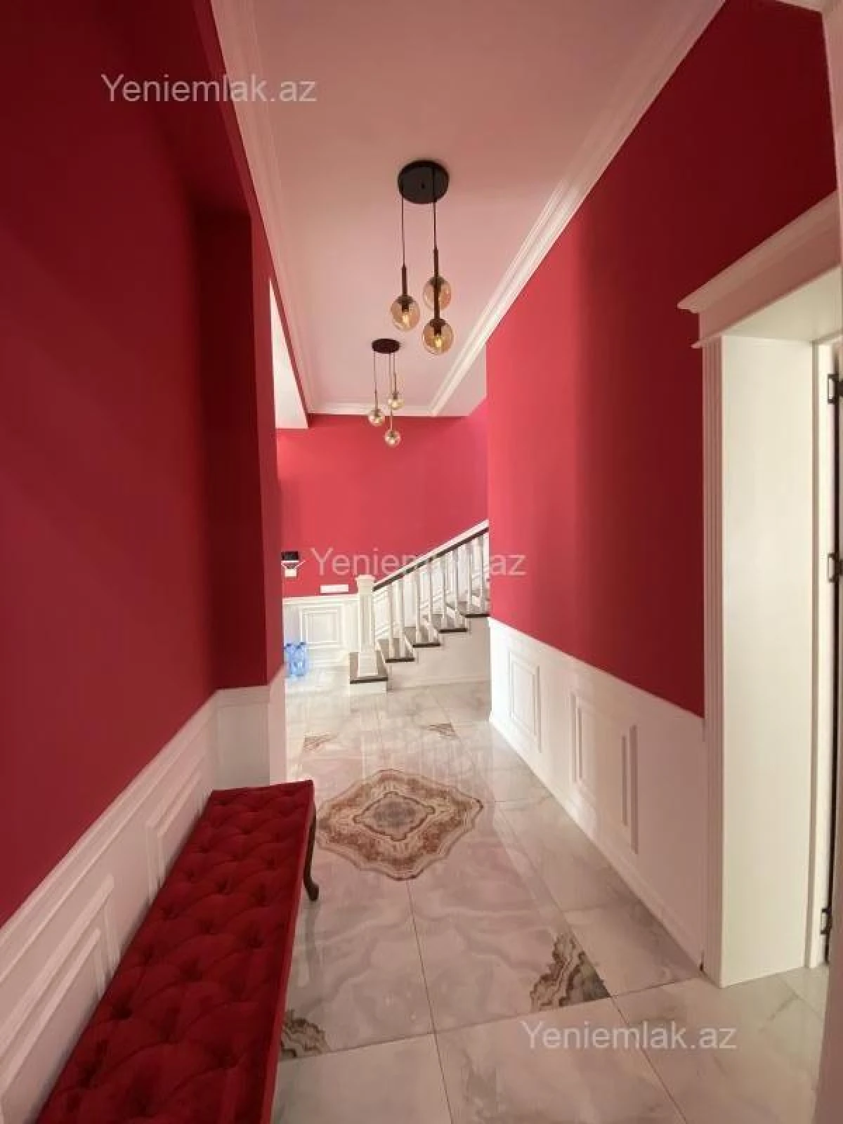 Satılır 5 otaqlı həyət evi 270 m²