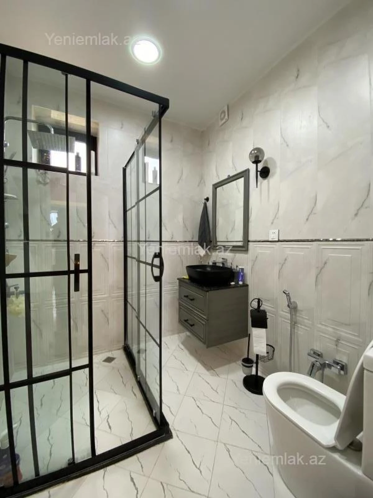 Satılır 5 otaqlı həyət evi 270 m²