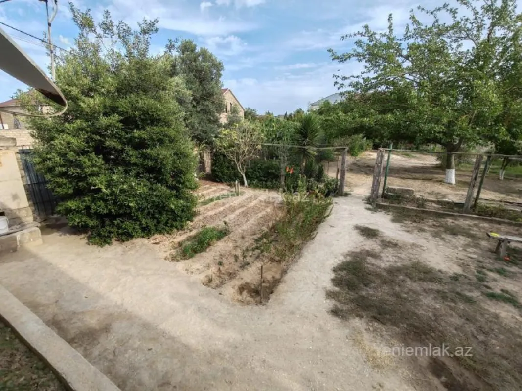 Satılır 4 otaqlı həyət evi 140 m²