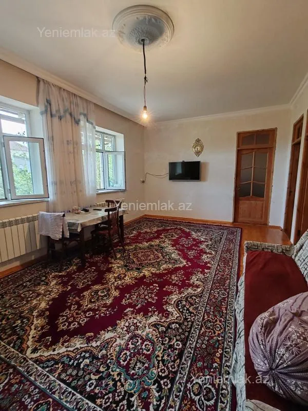 Satılır 4 otaqlı həyət evi 140 m²
