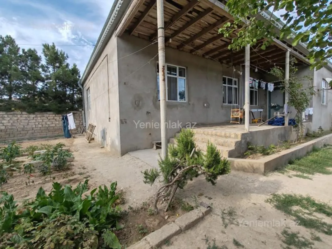 Satılır 4 otaqlı həyət evi 140 m²