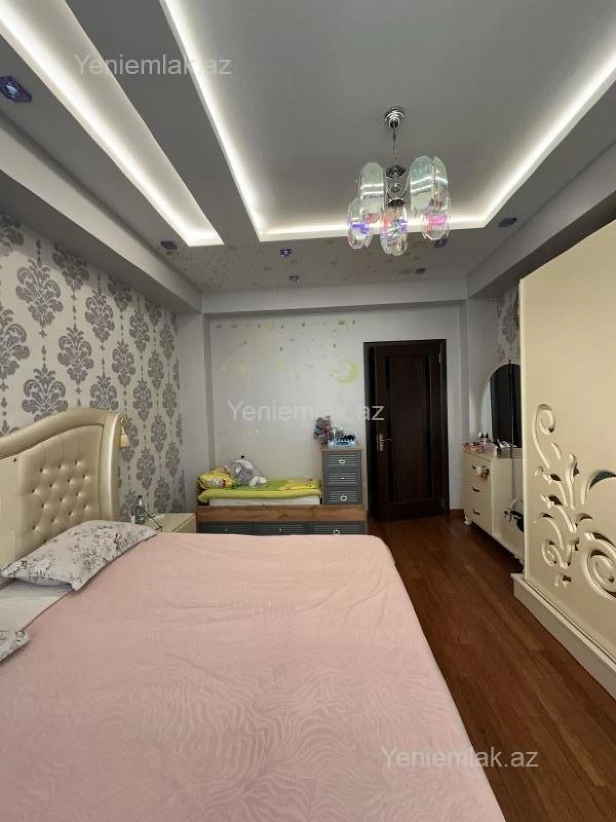 Satılır 2 otaqlı yeni tikili 83 m²