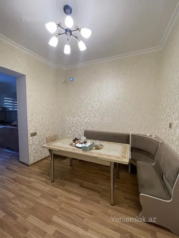 Satılır 5 otaqlı həyət evi 190 m²