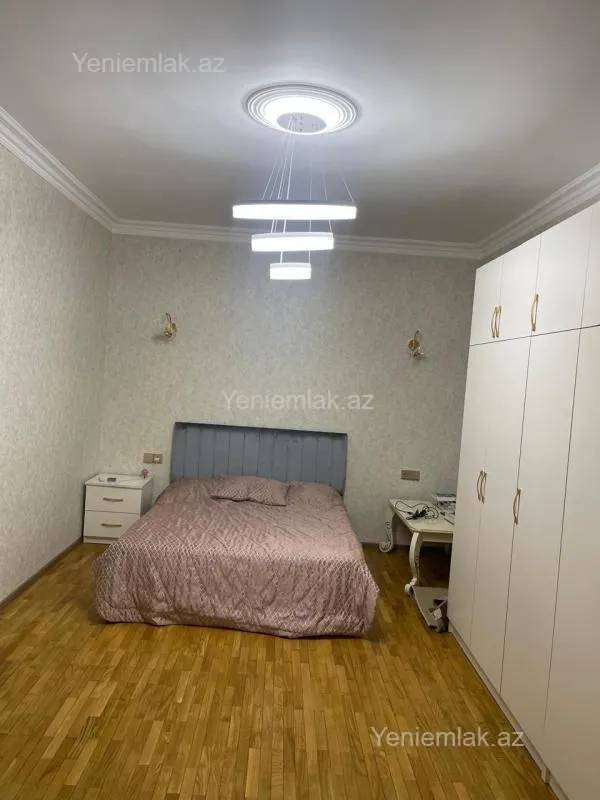 Satılır 5 otaqlı həyət evi 190 m²