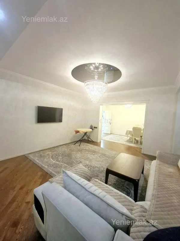 Satılır 3 otaqlı yeni tikili 140 m²