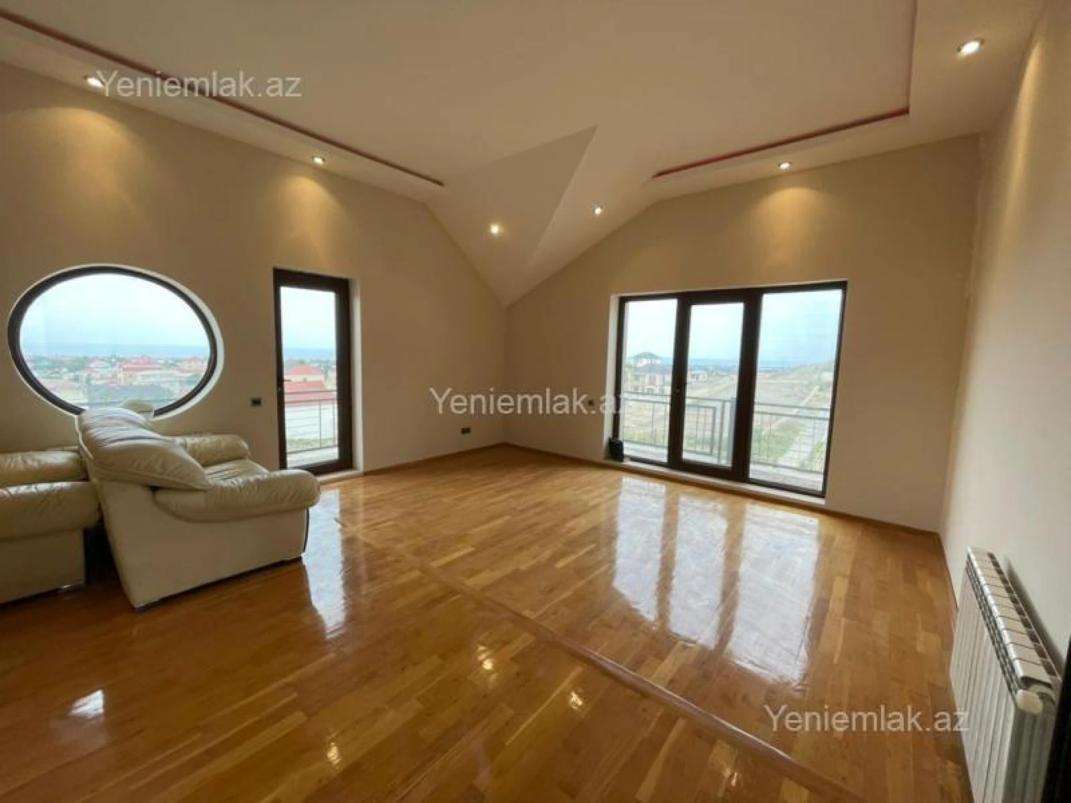 Satılır 6 otaqlı həyət evi 500 m²