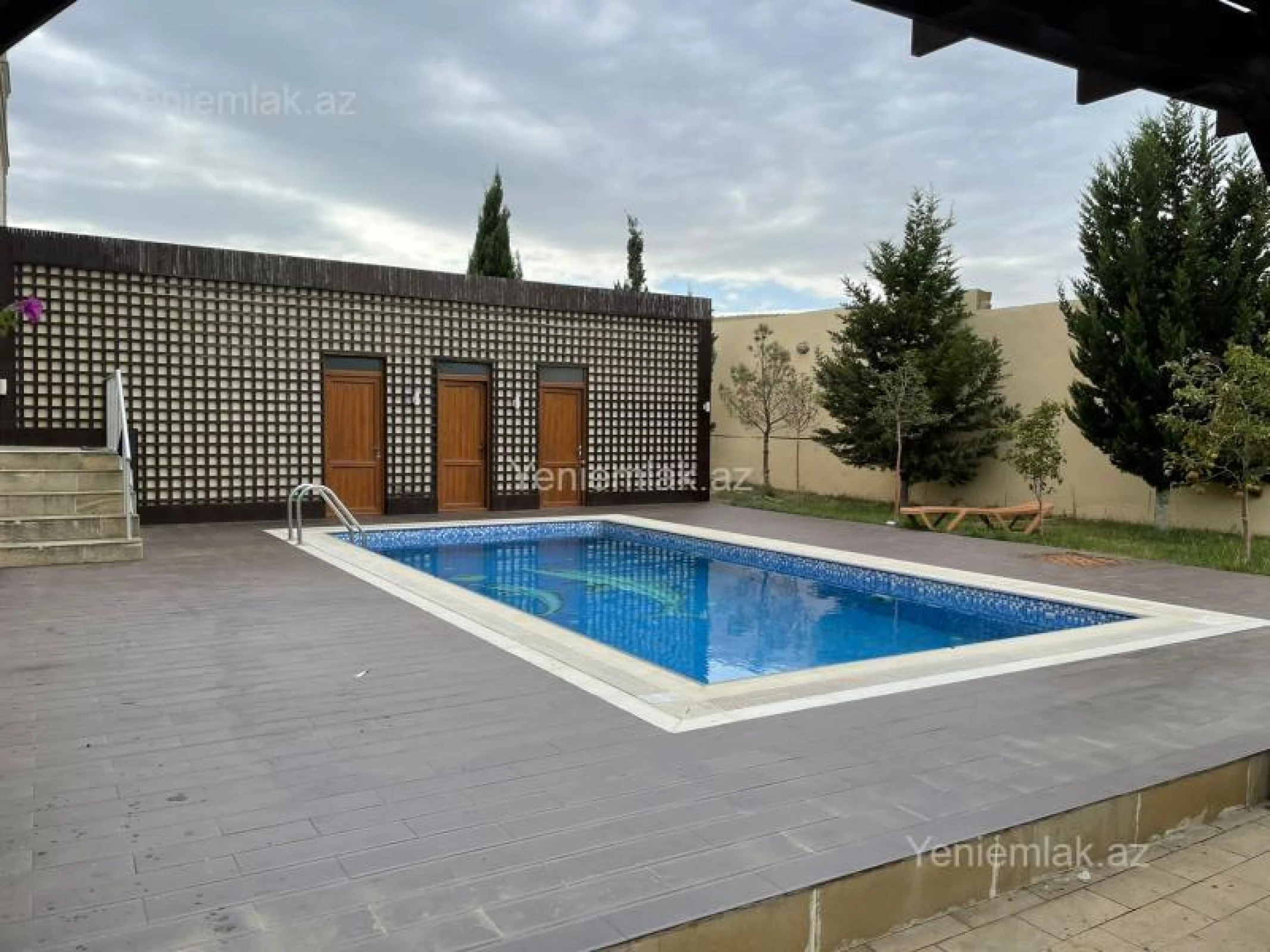 Satılır 6 otaqlı həyət evi 500 m²