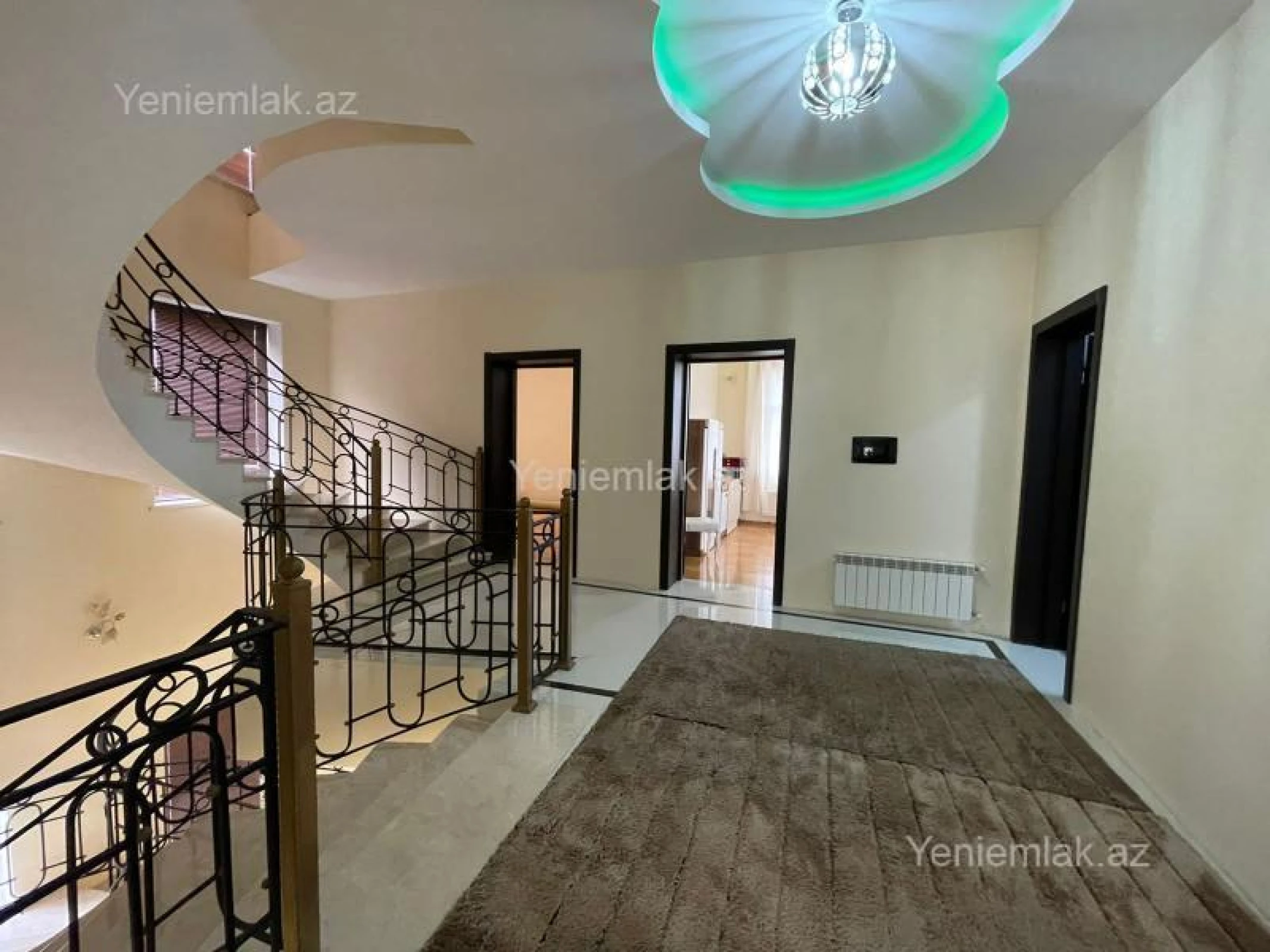 Satılır 6 otaqlı həyət evi 500 m²