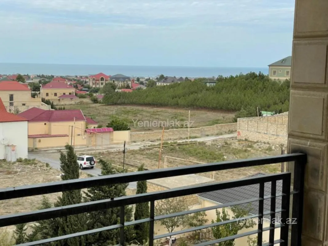 Satılır 6 otaqlı həyət evi 500 m²