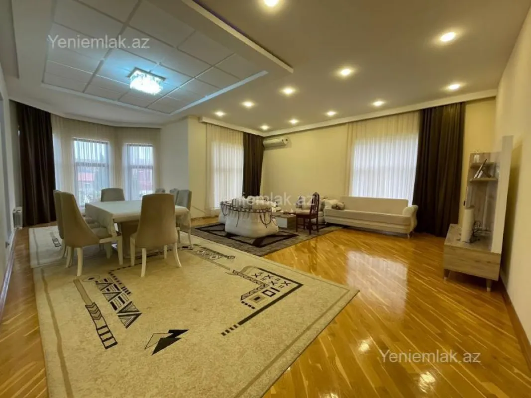 Satılır 6 otaqlı həyət evi 500 m²