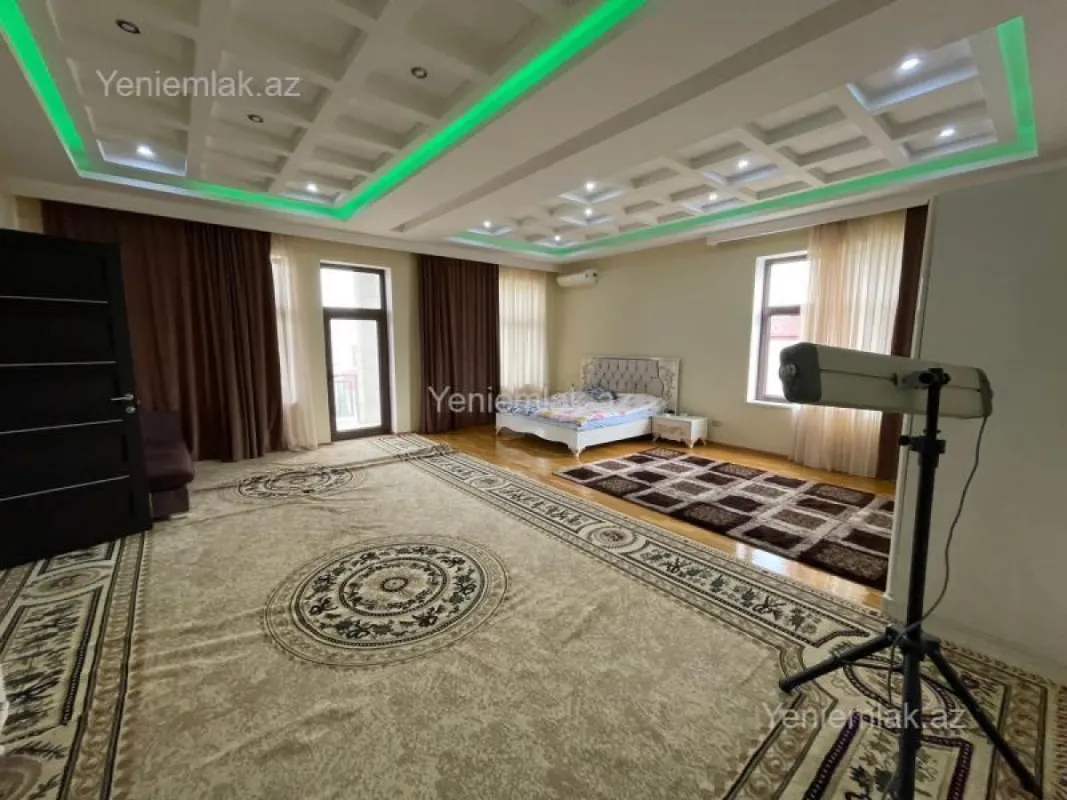 Satılır 6 otaqlı həyət evi 500 m²
