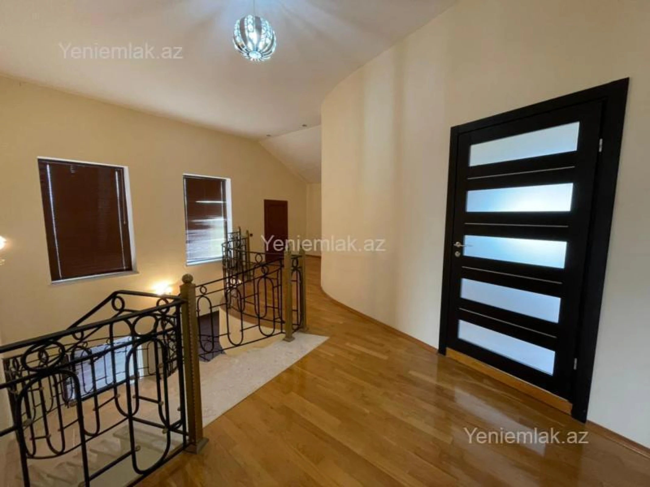 Satılır 6 otaqlı həyət evi 500 m²