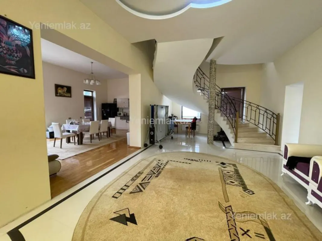 Satılır 6 otaqlı həyət evi 500 m²