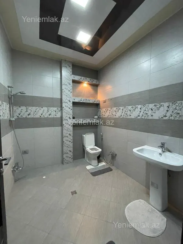 Satılır 6 otaqlı həyət evi 500 m²