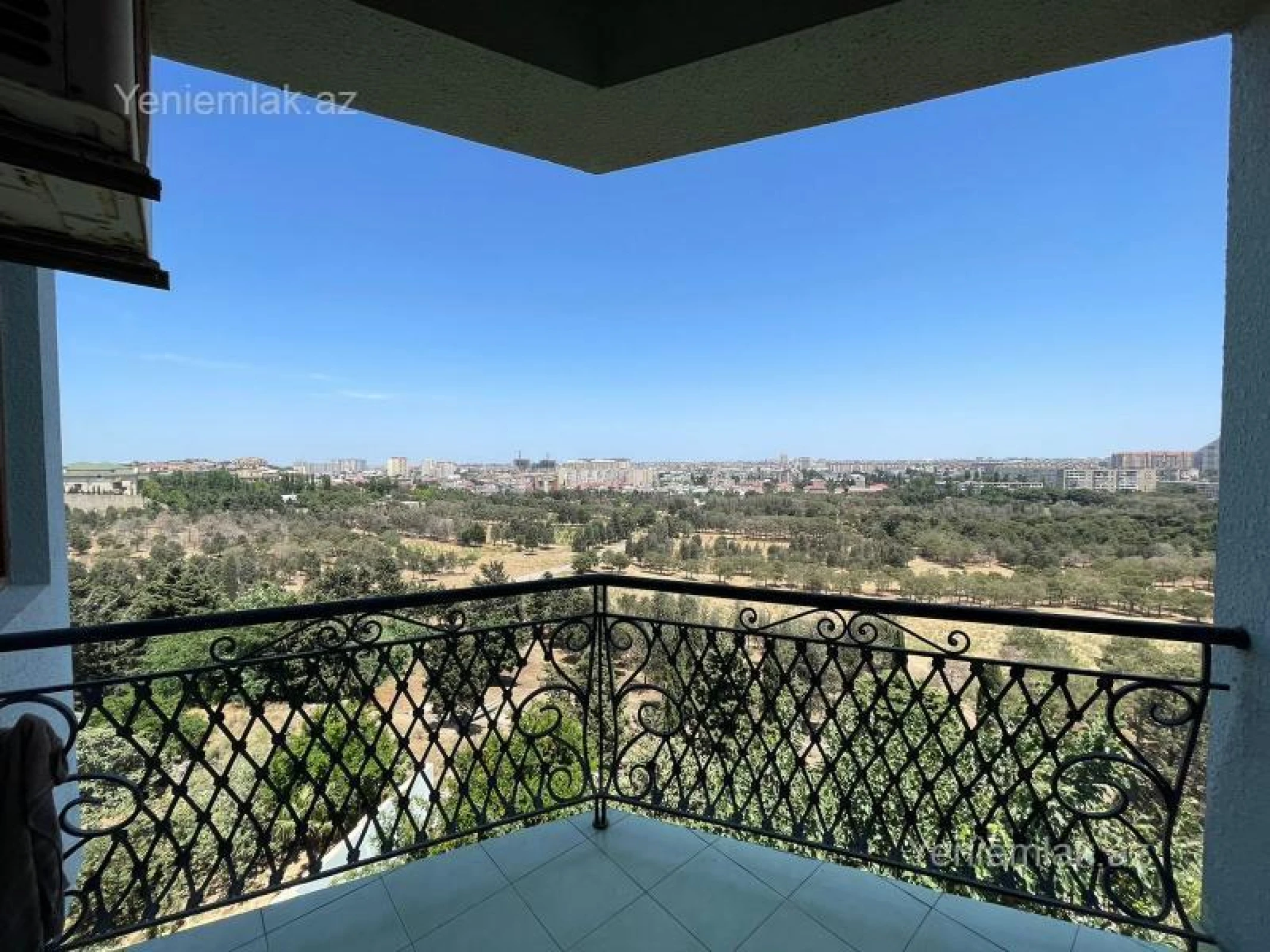 Satılır 10 otaqlı həyət evi 542 m²