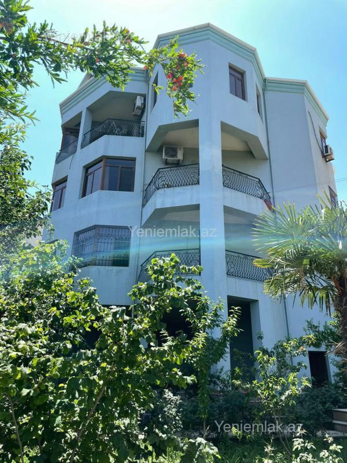 Satılır 10 otaqlı həyət evi 542 m²