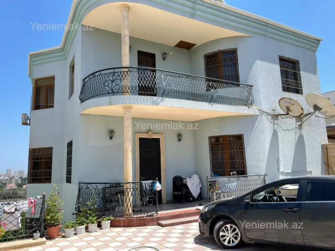 Satılır 10 otaqlı həyət evi 542 m²