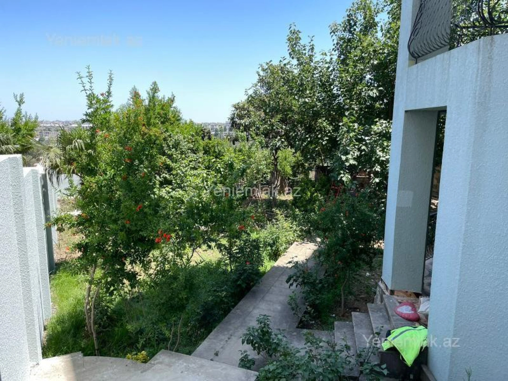 Satılır 10 otaqlı həyət evi 542 m²