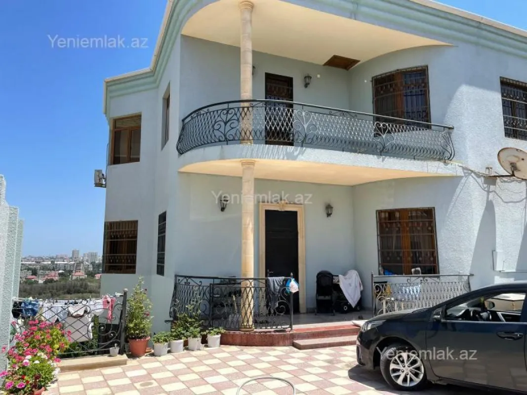 Satılır 10 otaqlı həyət evi 542 m²