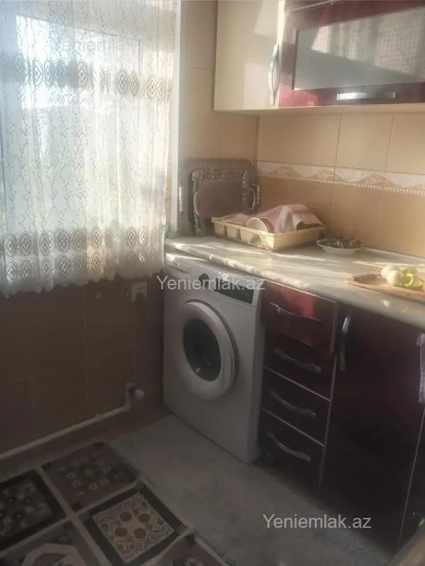 Satılır 3 otaqlı köhnə tikili 64 m²