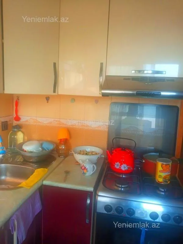 Satılır 3 otaqlı köhnə tikili 64 m²