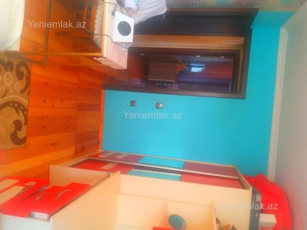 Satılır 3 otaqlı köhnə tikili 64 m²