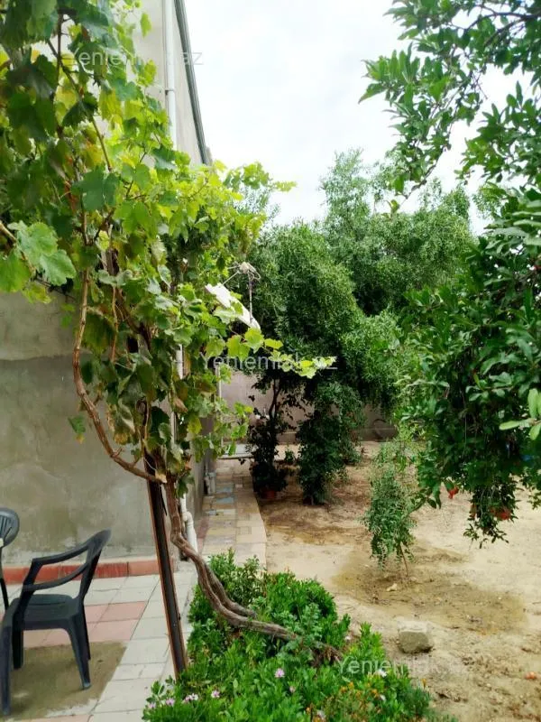 Satılır 5 otaqlı həyət evi 160 m²