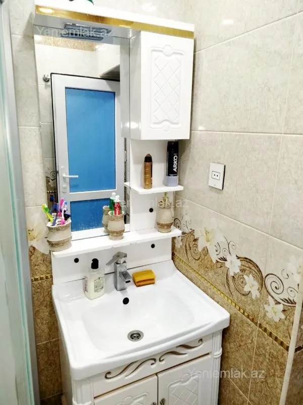 Satılır 5 otaqlı həyət evi 160 m²