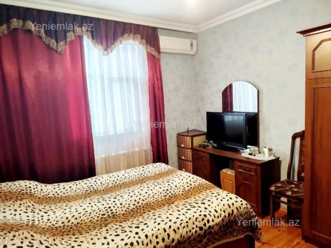 Satılır 5 otaqlı həyət evi 160 m²