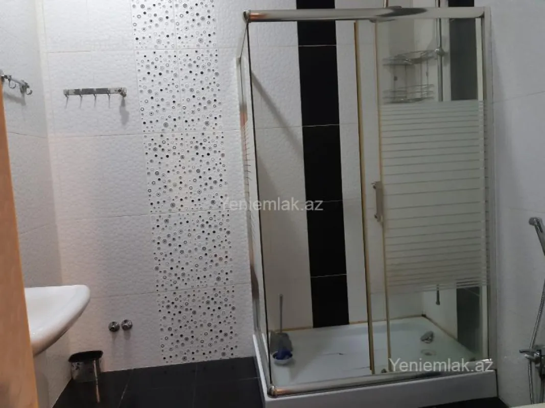 Satılır 6 otaqlı həyət evi 360 m²