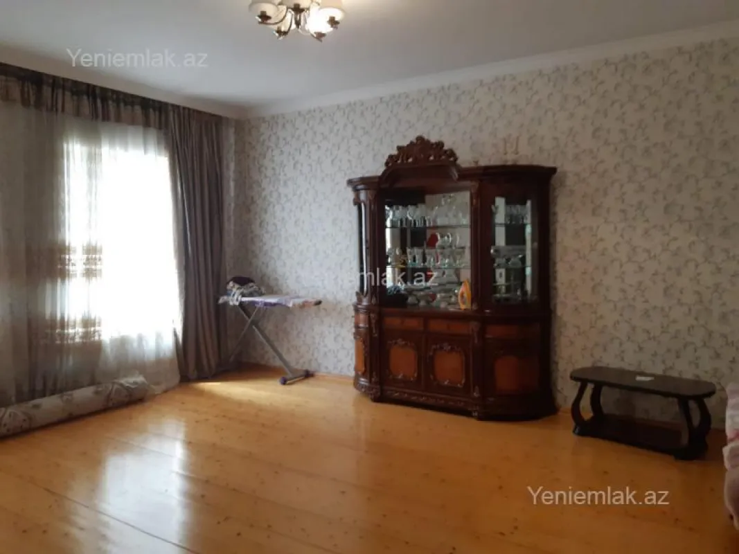 Satılır 6 otaqlı həyət evi 360 m²