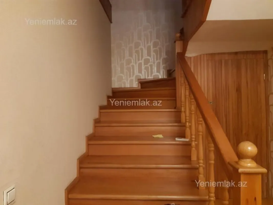 Satılır 6 otaqlı həyət evi 360 m²