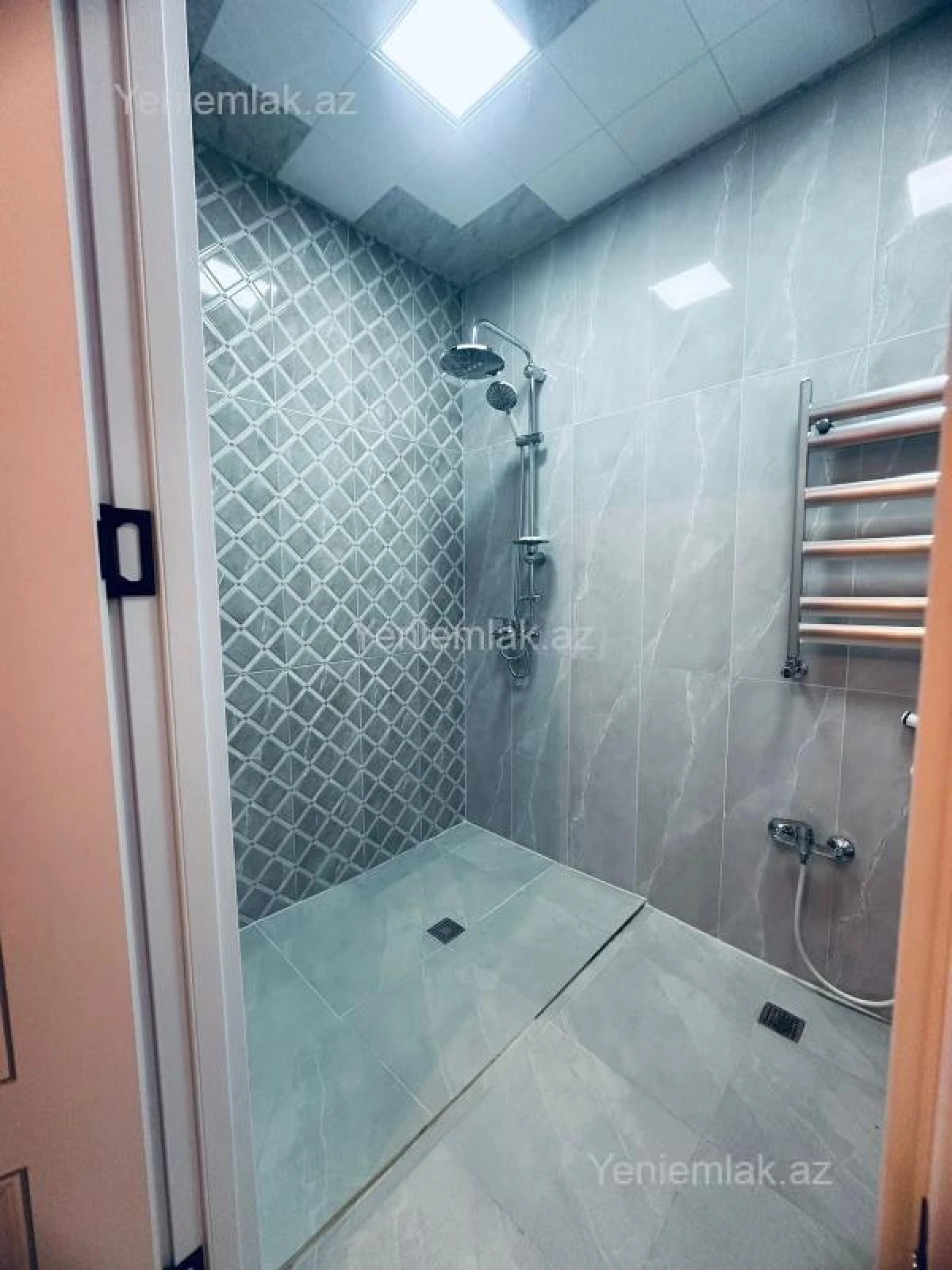 Satılır 1 otaqlı yeni tikili 43 m²