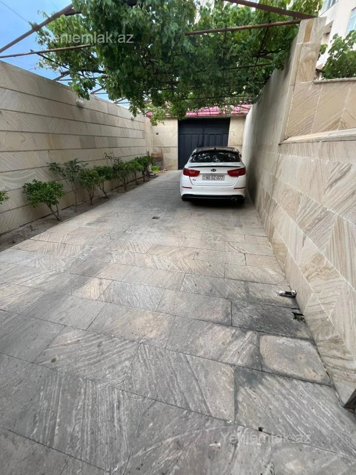 Satılır 5 otaqlı həyət evi 250 m²