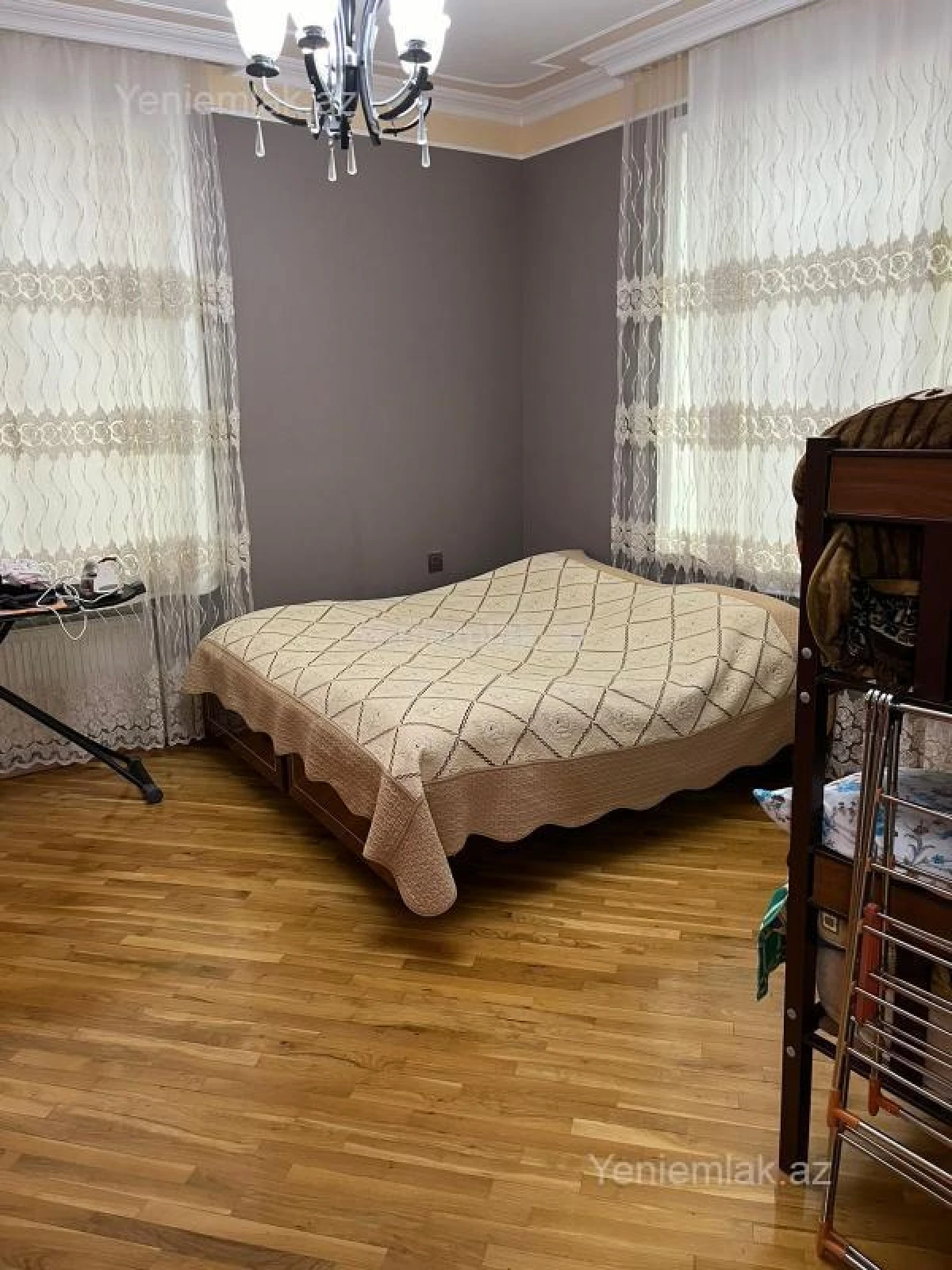 Satılır 5 otaqlı həyət evi 250 m²