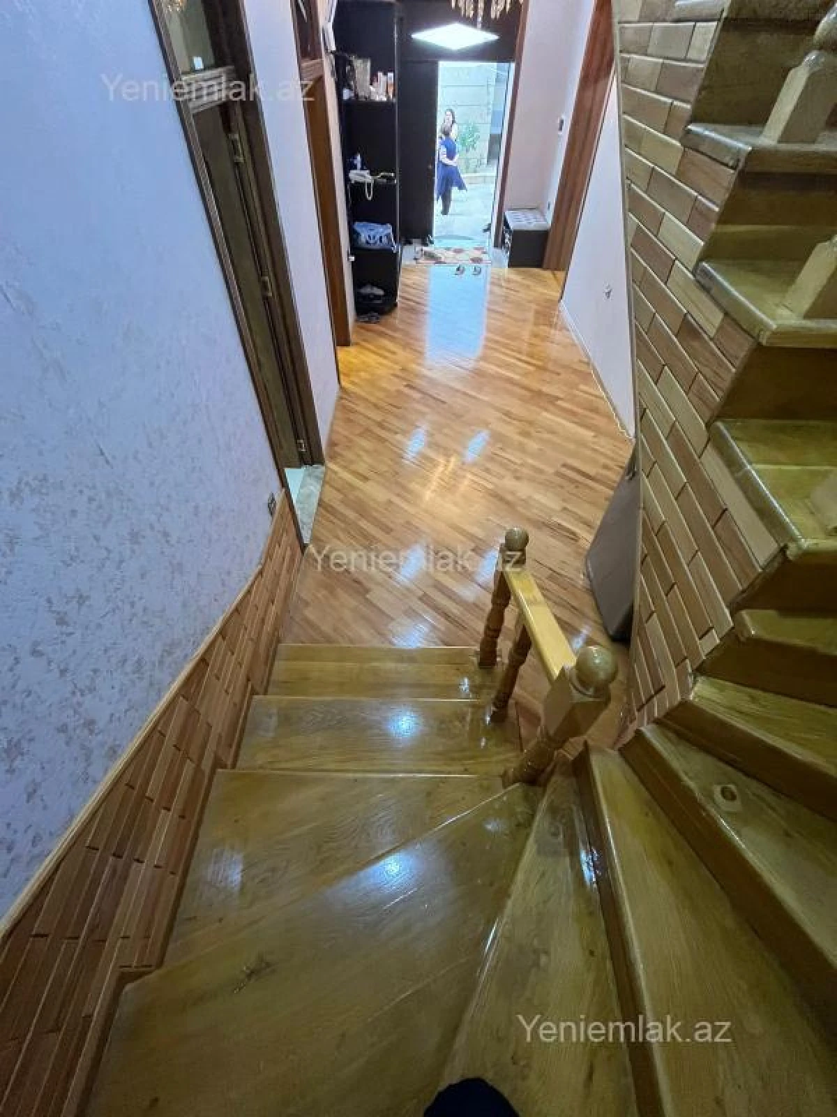 Satılır 5 otaqlı həyət evi 250 m²