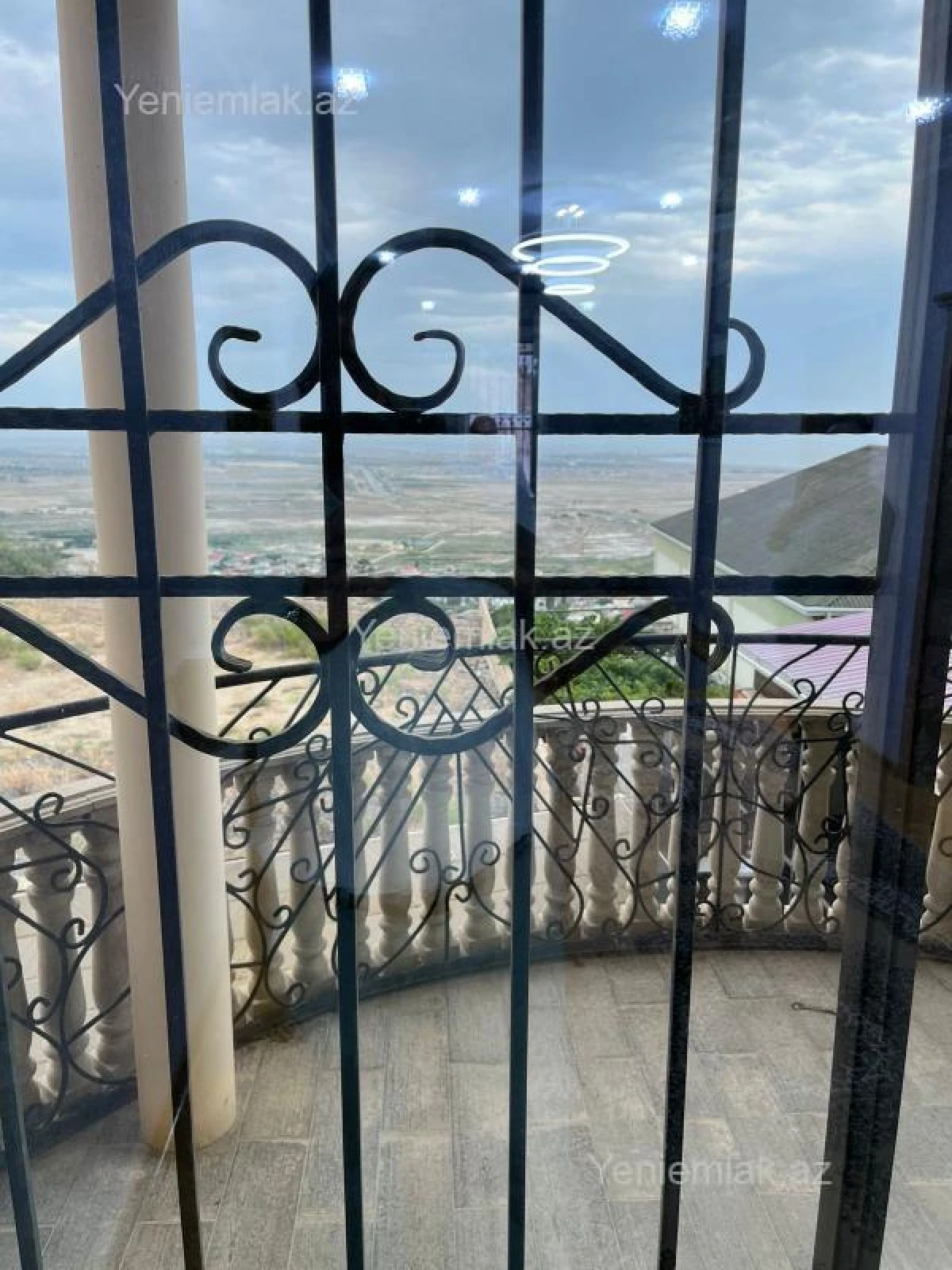 Satılır 5 otaqlı həyət evi 250 m²