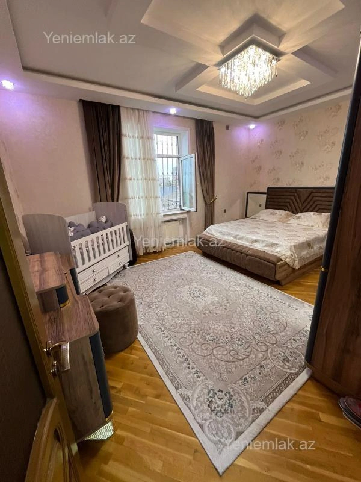 Satılır 5 otaqlı həyət evi 250 m²