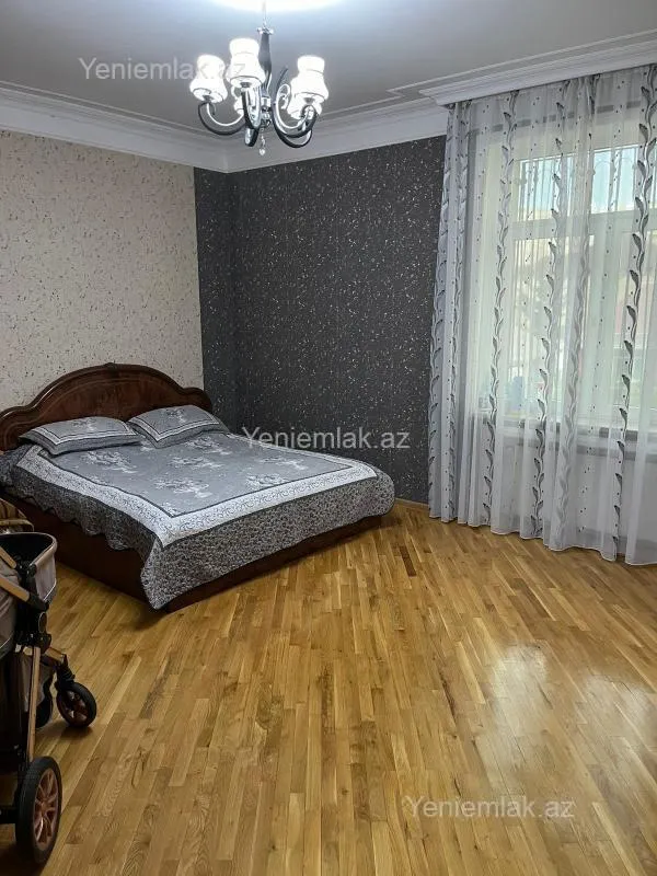 Satılır 5 otaqlı həyət evi 250 m²