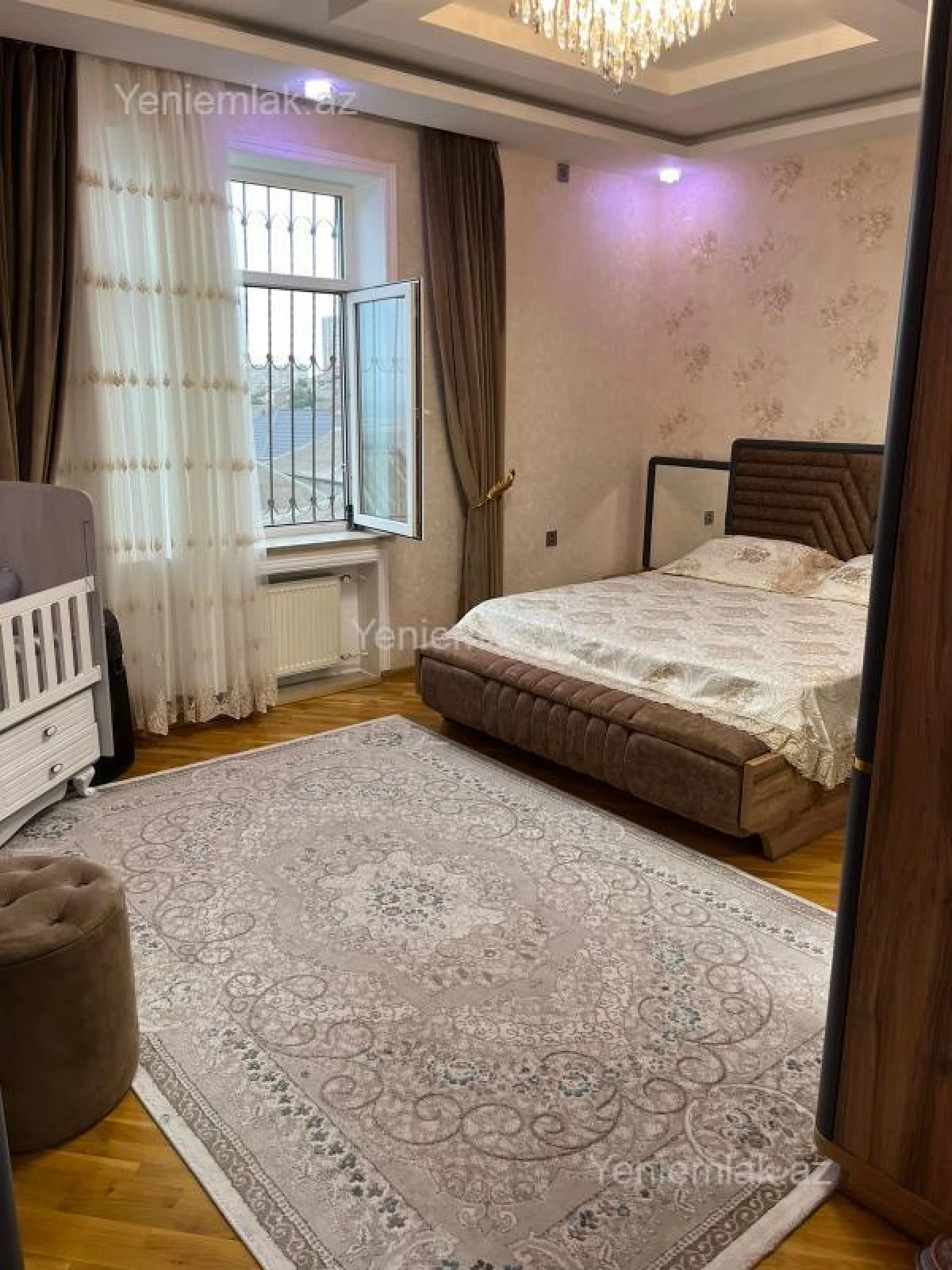 Satılır 5 otaqlı həyət evi 250 m²