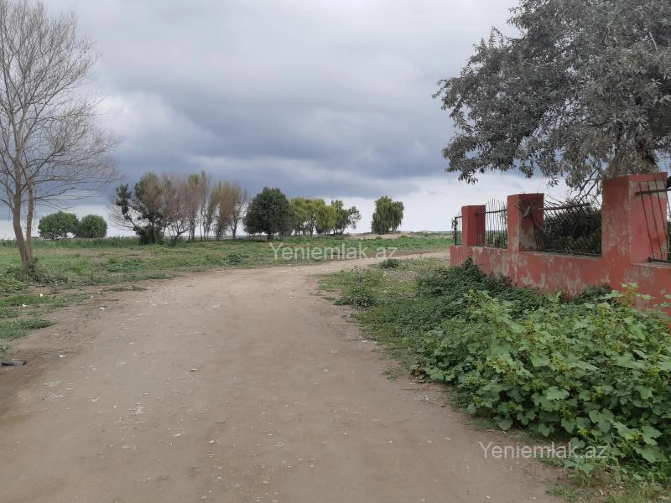 Satılır 15 otaqlı obyekt 1040 m²