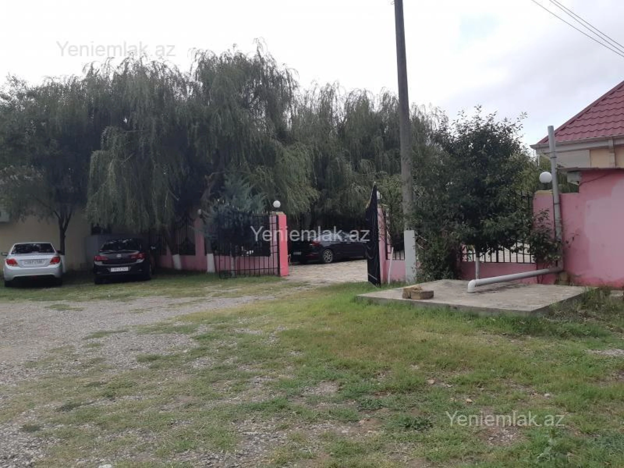 Satılır 15 otaqlı obyekt 1040 m²