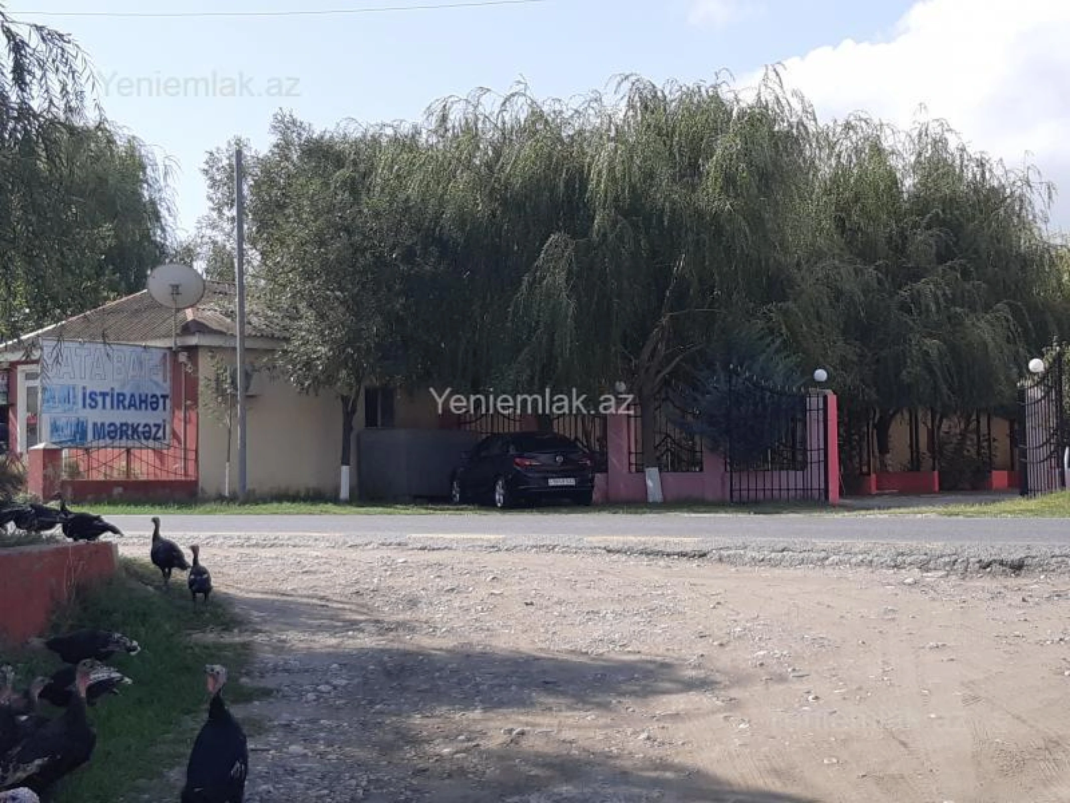 Satılır 15 otaqlı obyekt 1040 m²