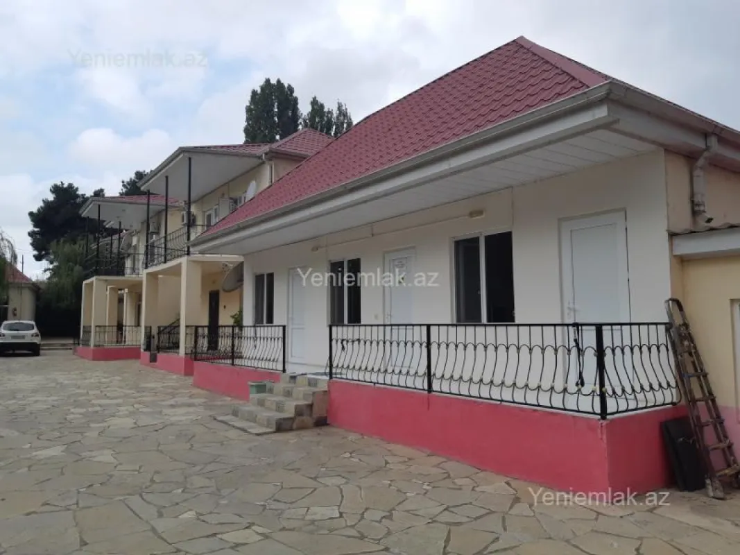 Satılır 15 otaqlı obyekt 1040 m²