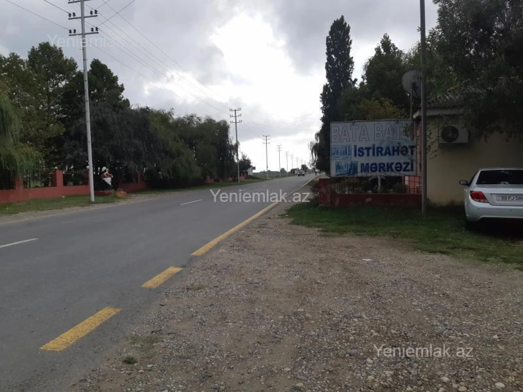 Satılır 15 otaqlı obyekt 1040 m²