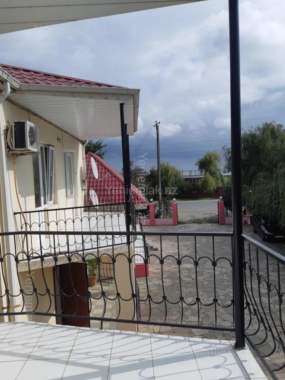 Satılır 15 otaqlı obyekt 1040 m²