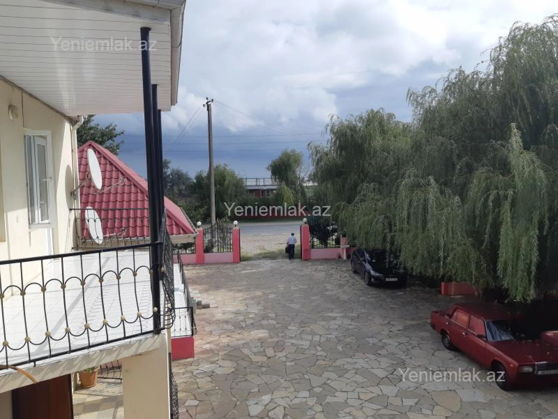 Satılır 15 otaqlı obyekt 1040 m²