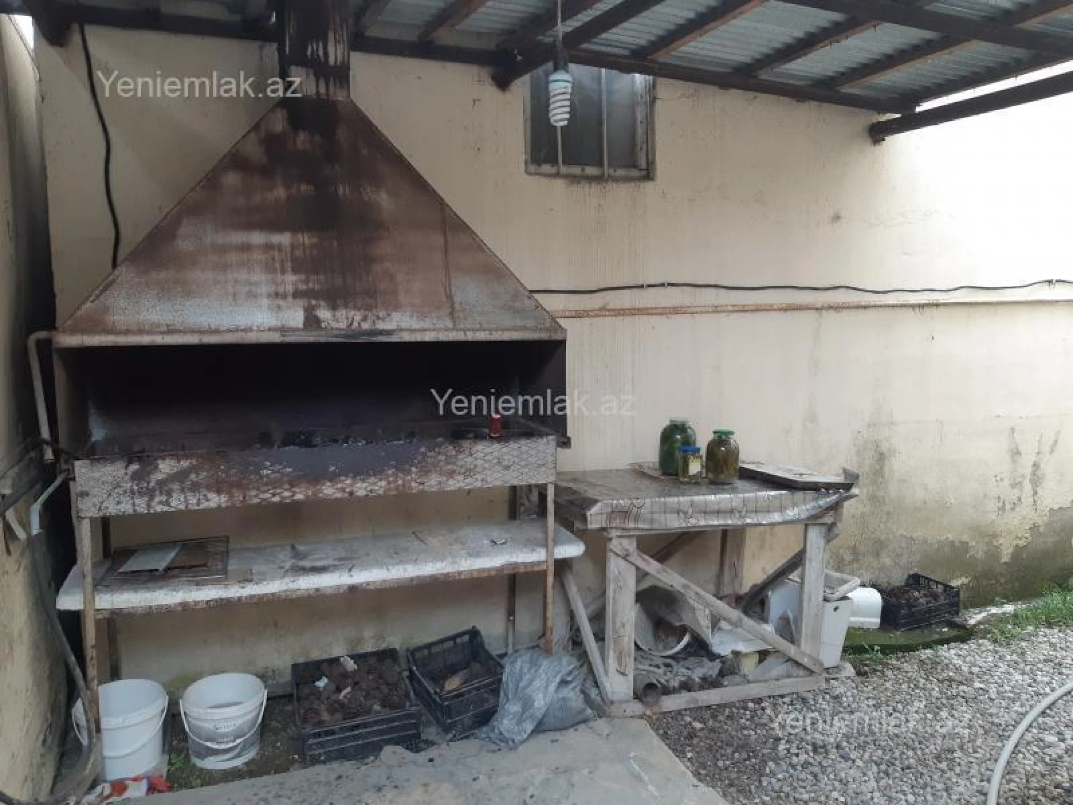 Satılır 15 otaqlı obyekt 1040 m²